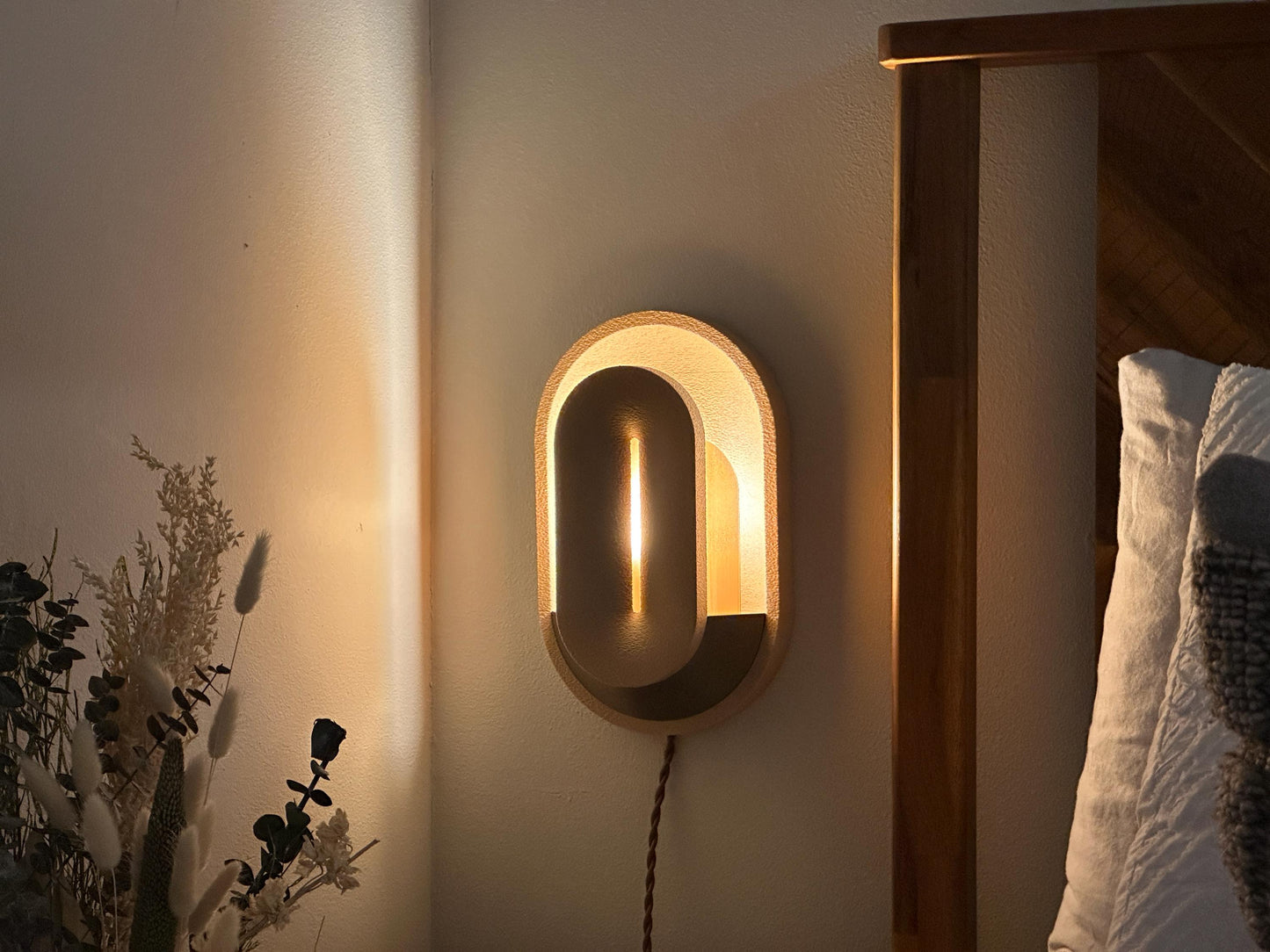 Dune Wall Sconce – Plug-In & Dimmable
