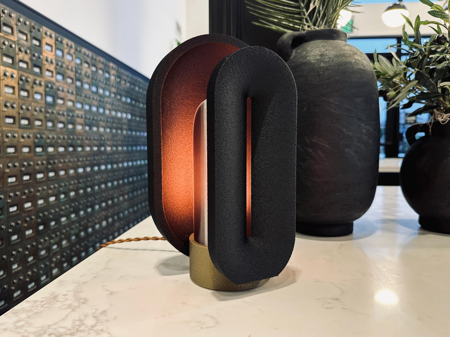 Dune Table Lamp – Black Edition, Smart & Dimmable