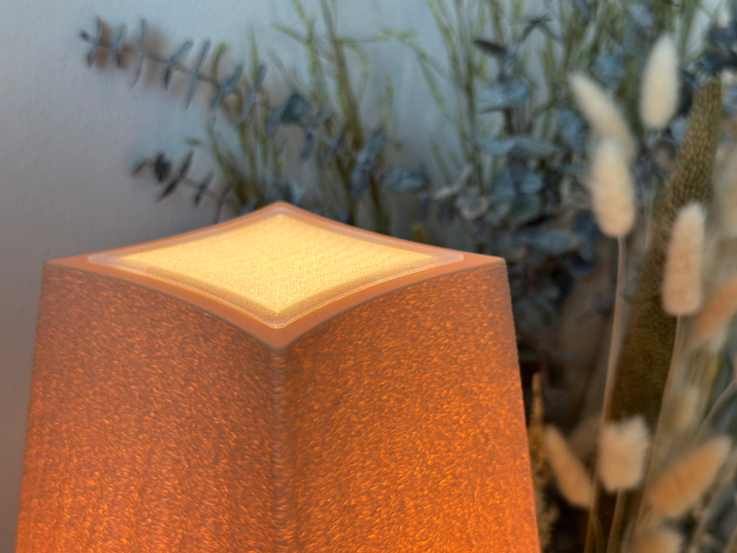 Ambi - Cordless Rechargeable Table Lamp